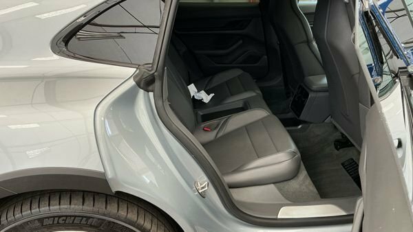 Porsche Taycan Performance Plus 93.4Kwh Turbo Cross Turismo Grey #8