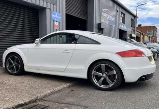 Audi TT 2.0 Tdi Quattro Black Edition  #10