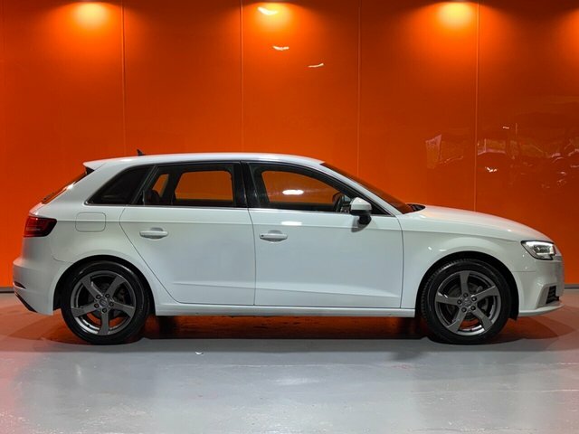 Audi A3 1.6 Tdi 30 Sport Sportback Euro White #5