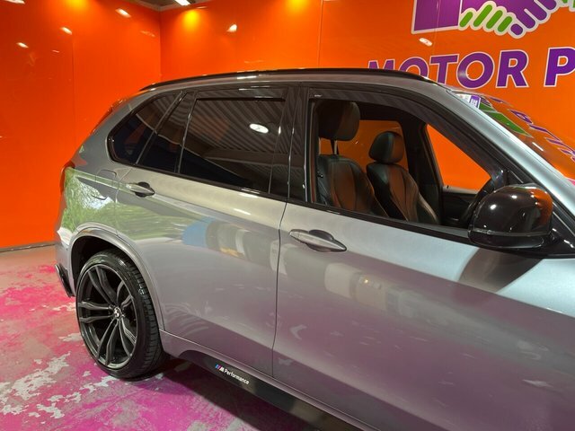 BMW X5 Xdrive30d Se White #40