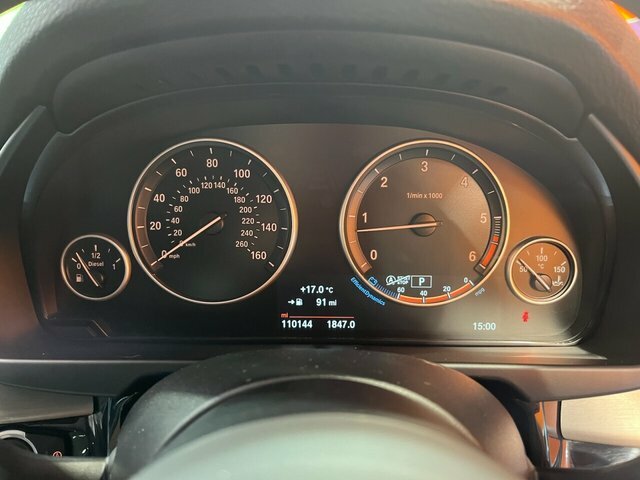 BMW X5 Xdrive30d Se White #16