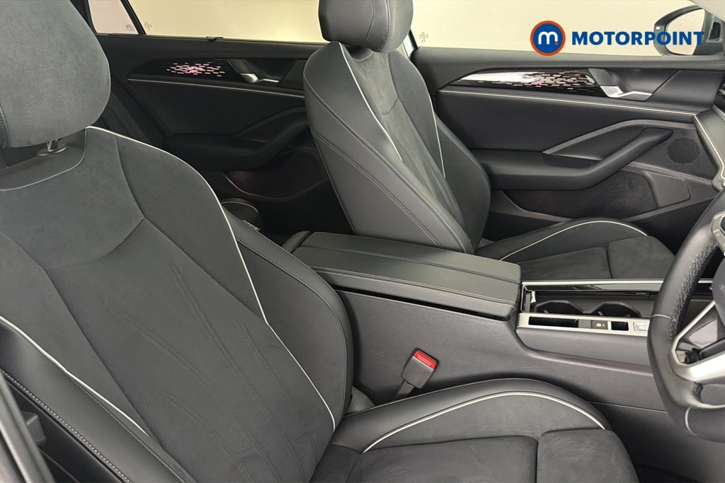 Volkswagen Passat Elegance Silver #26