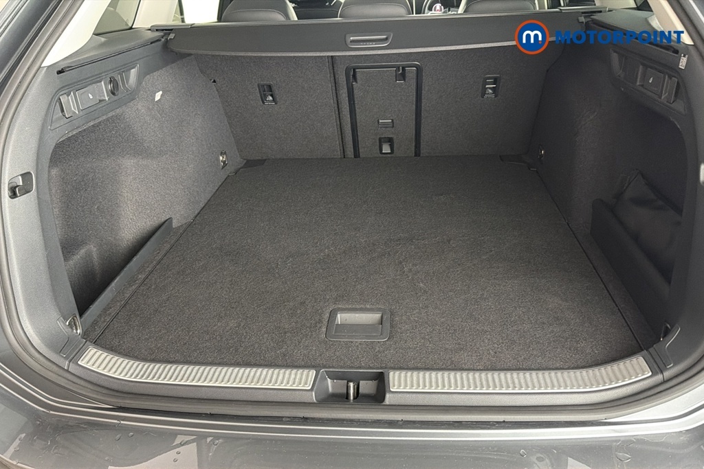 Volkswagen Passat Elegance Silver #32