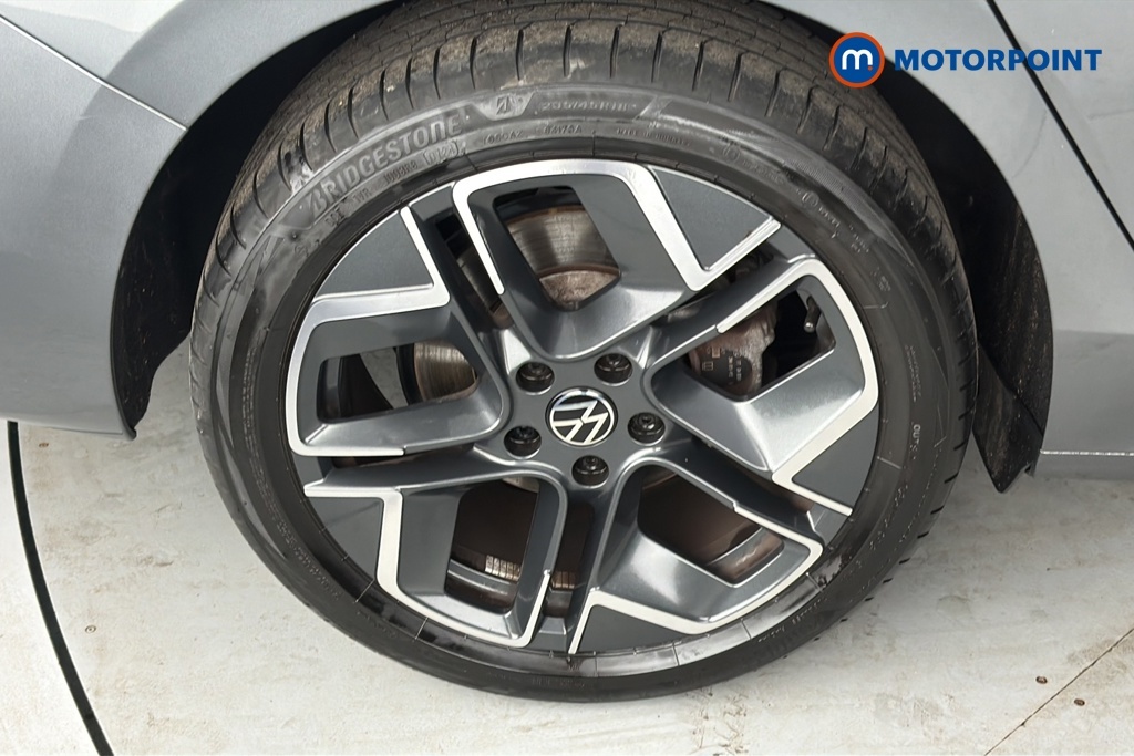 Volkswagen Passat Elegance Silver #42