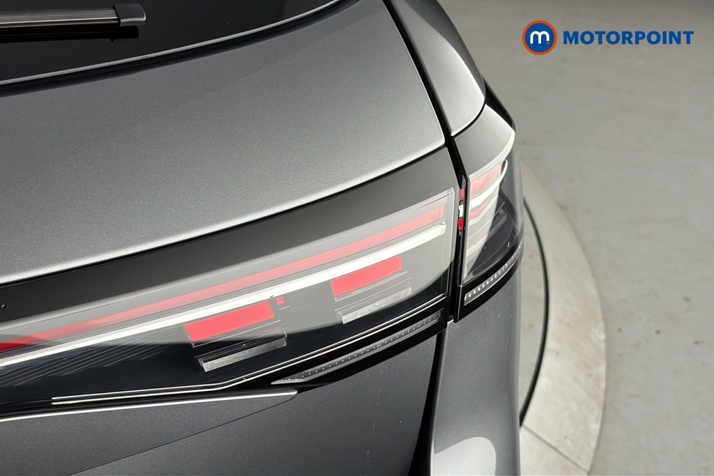 Volkswagen Passat Elegance Silver #33