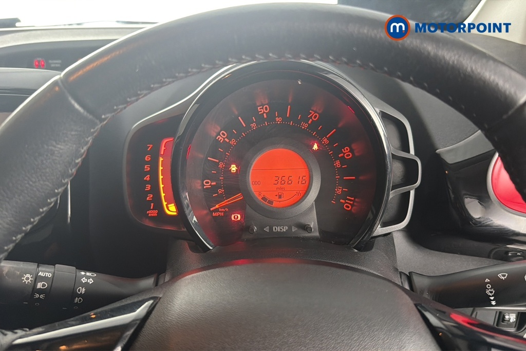 Peugeot 108 Active Red #10