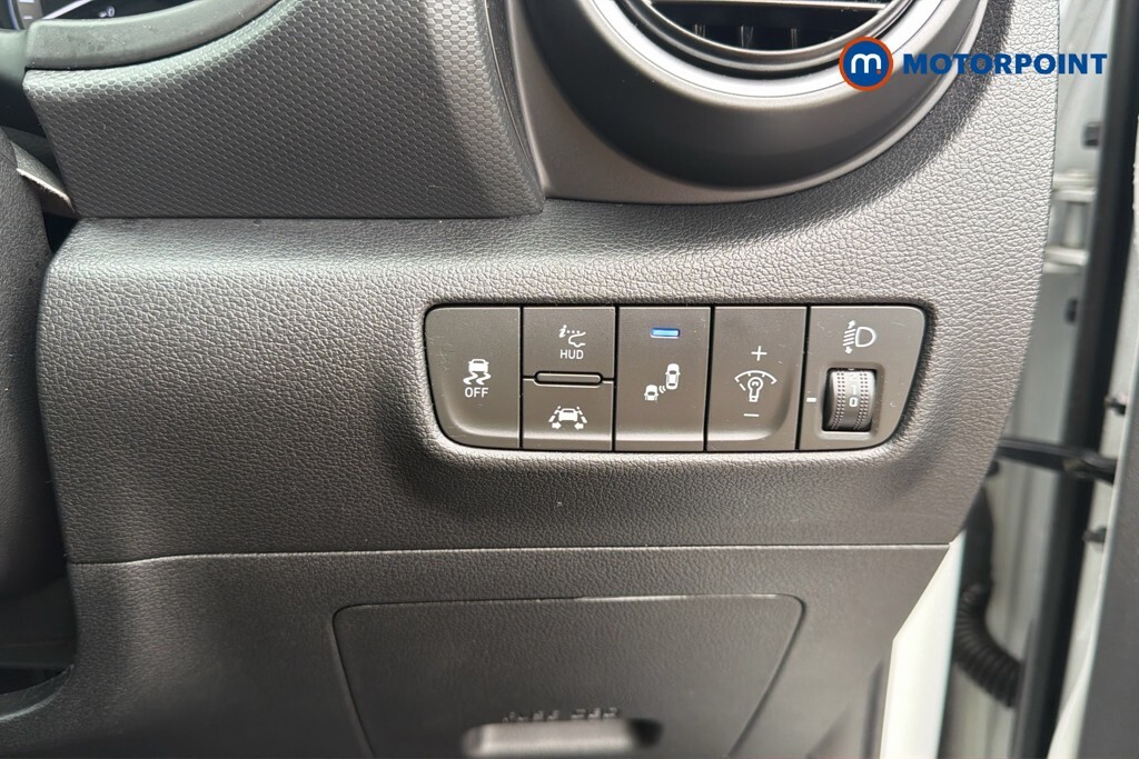 Hyundai Kona Premium Orange #19