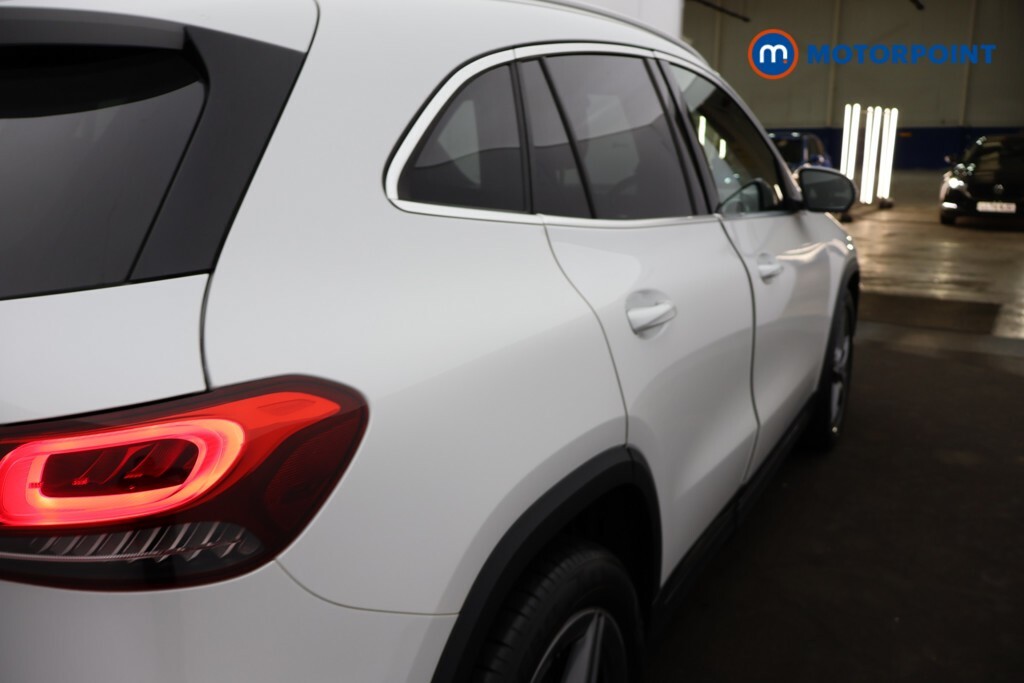 Mercedes-Benz GLA Class Suv White #34