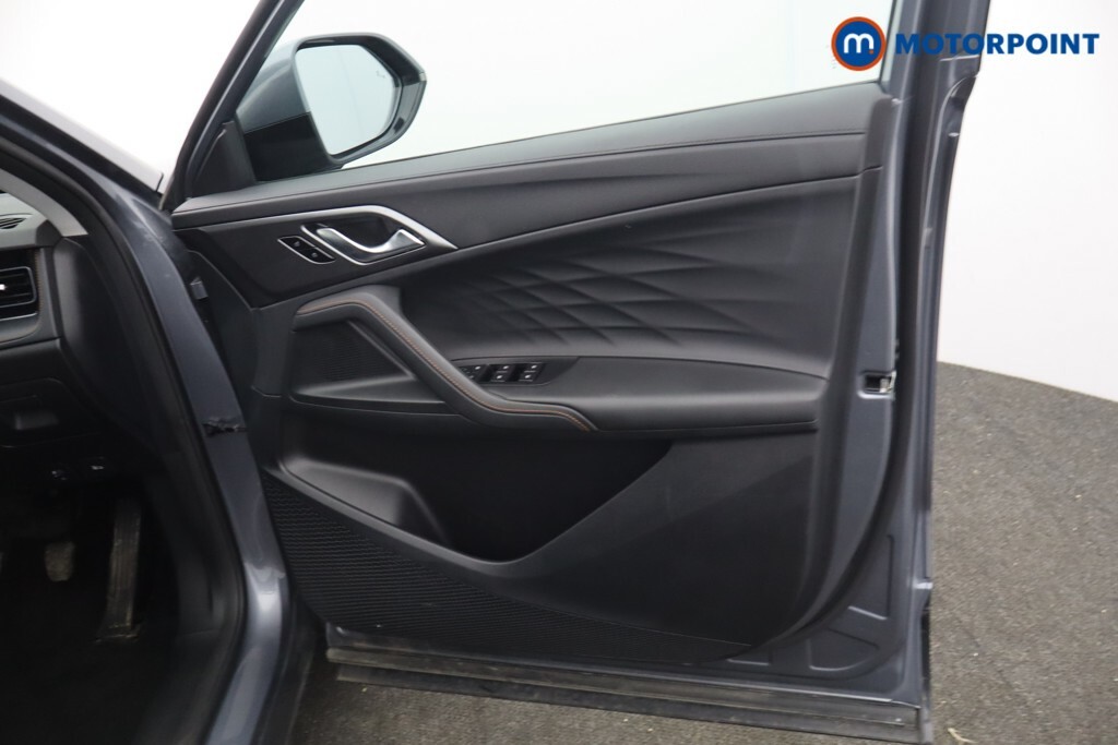 MG HS Trophy 1.5T Dct Black #15