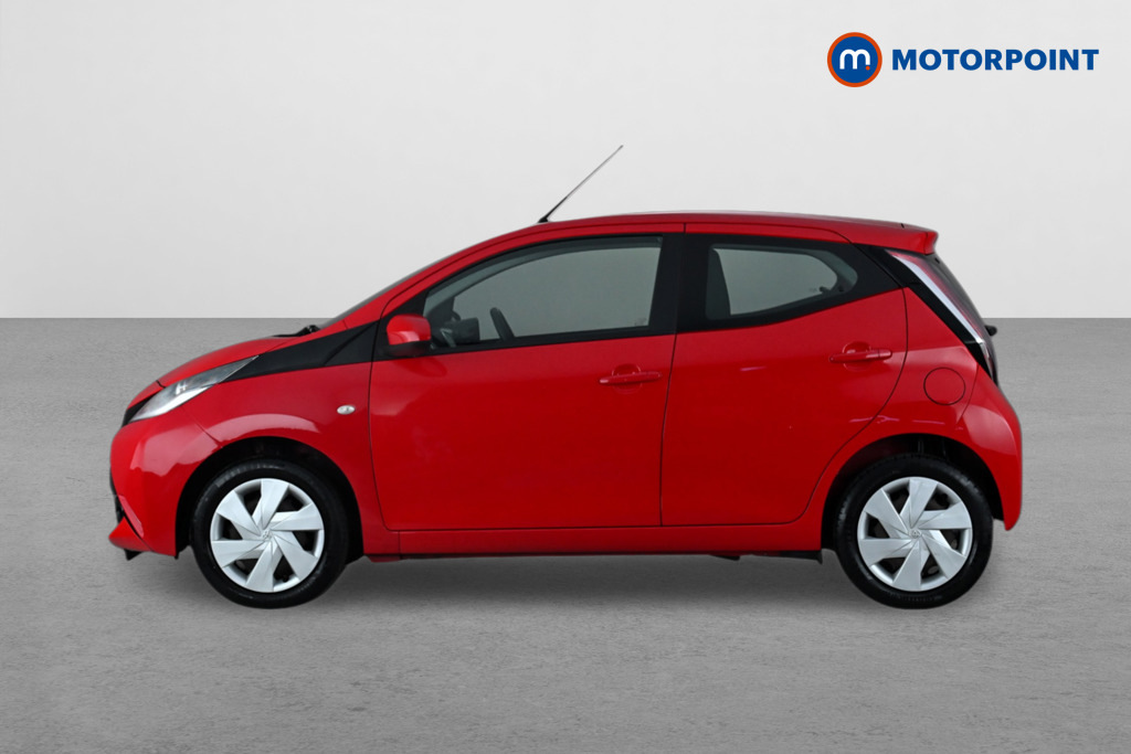 Toyota Aygo 1.0 Vvt-i X-play Red #4