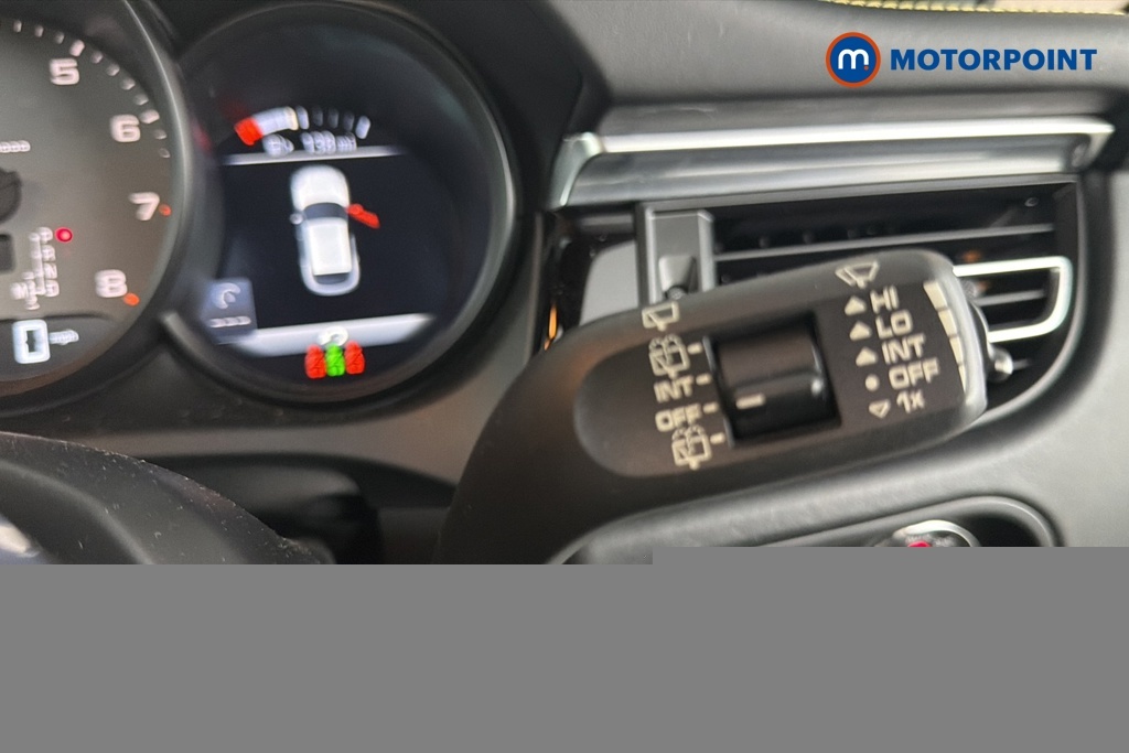 Porsche Macan Petrol Red #10