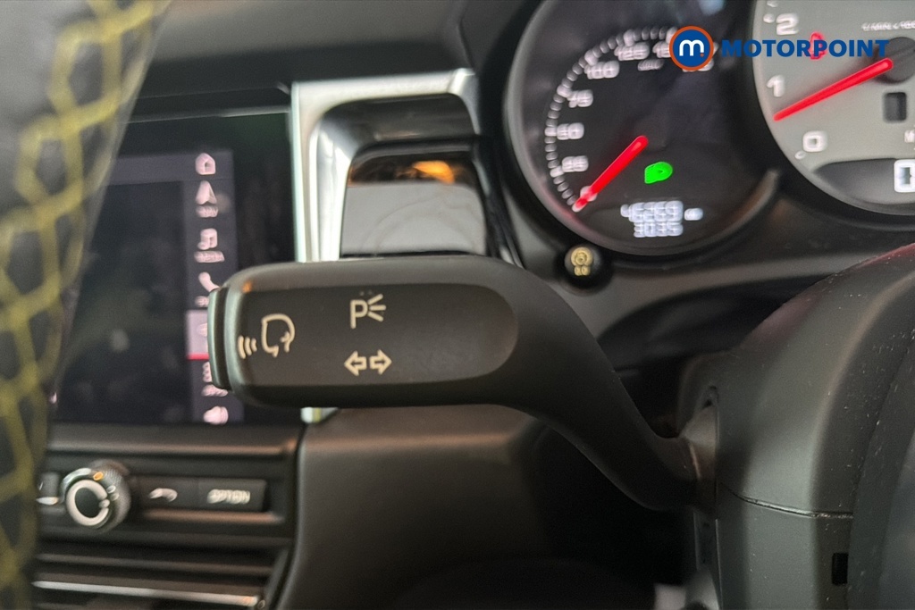 Porsche Macan Petrol Red #9