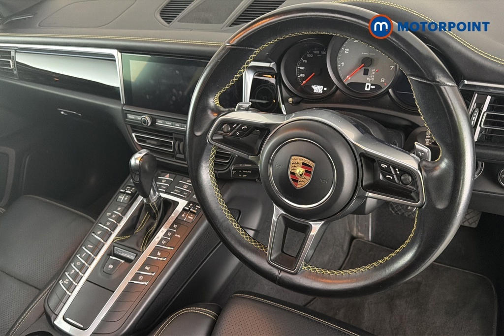 Porsche Macan Petrol Red #7