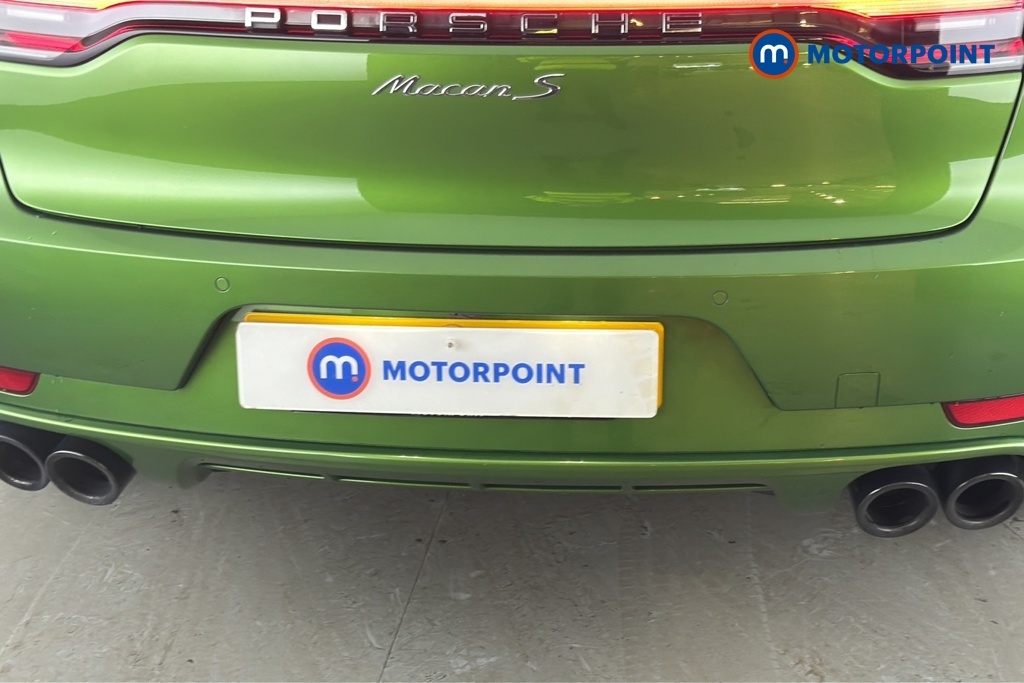 Porsche Macan Petrol Red #39