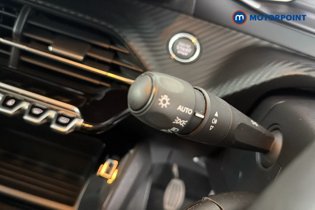 Peugeot 2008 Active Orange #17