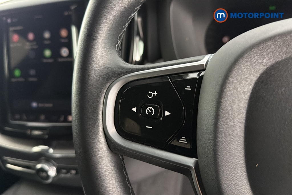 Volvo XC60 Plus Black #12