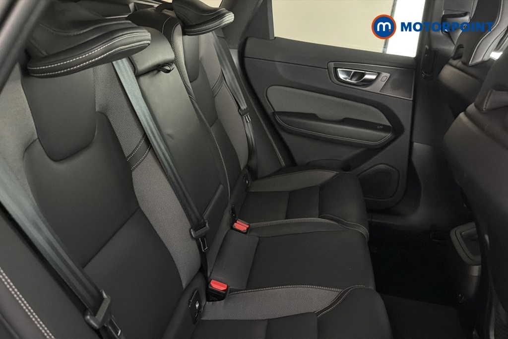 Volvo XC60 Plus Black #21