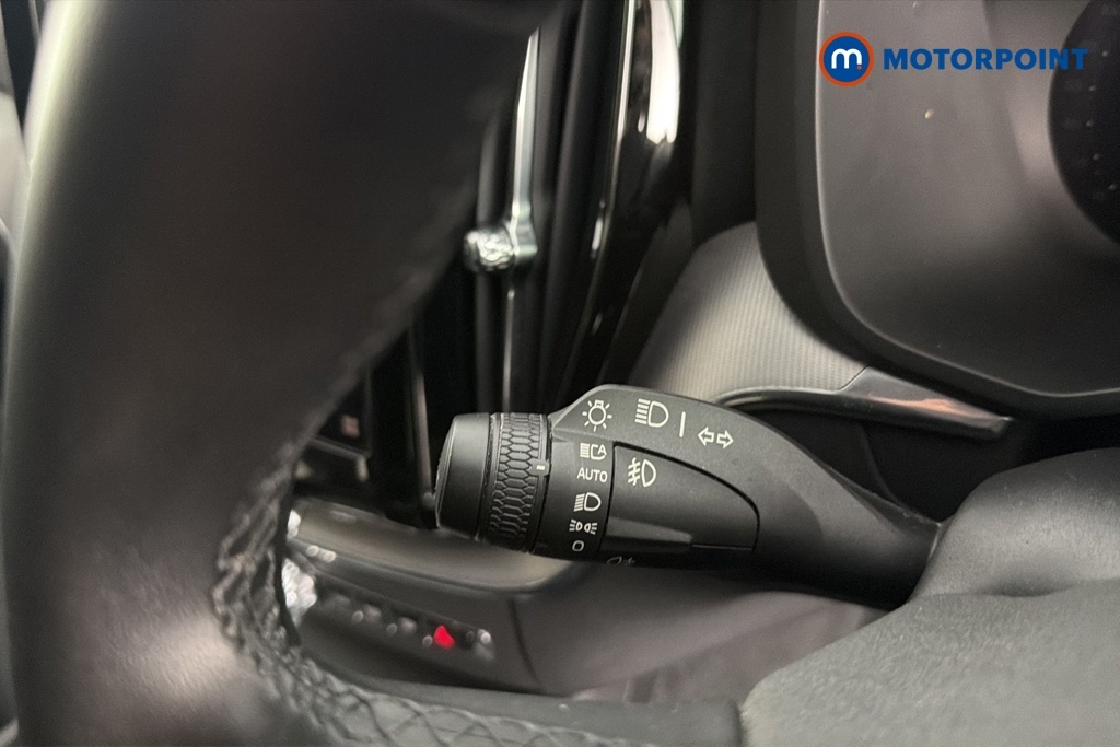 Volvo XC60 Plus Black #13
