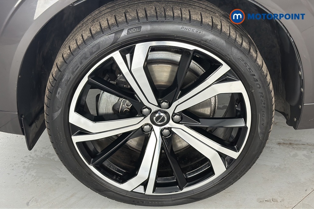 Volvo XC60 Plus Black #30