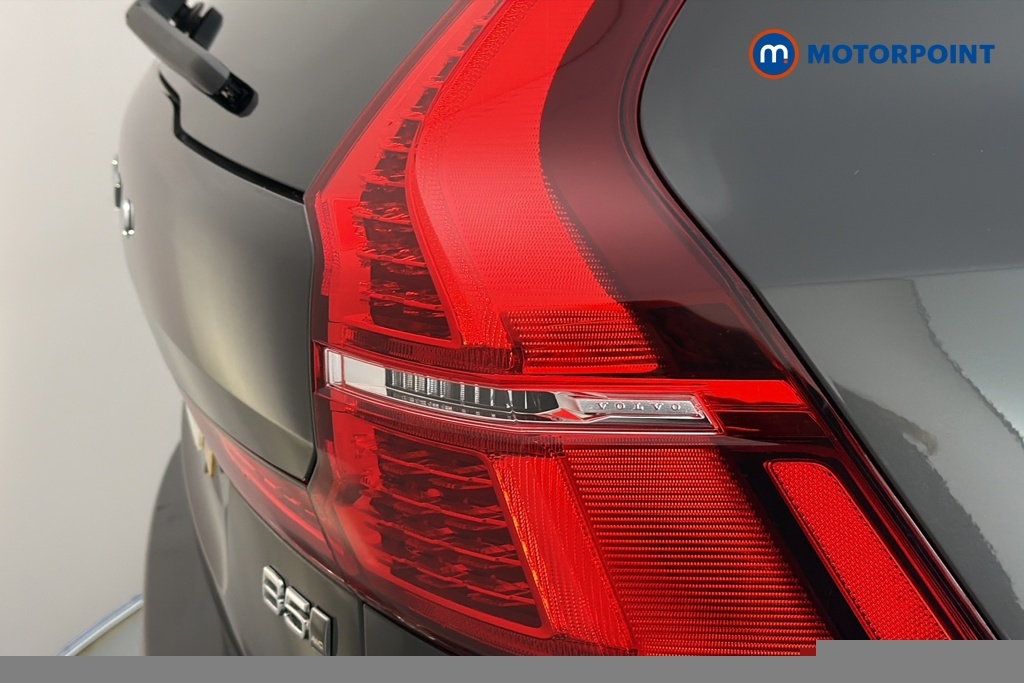 Volvo XC60 Plus Black #24
