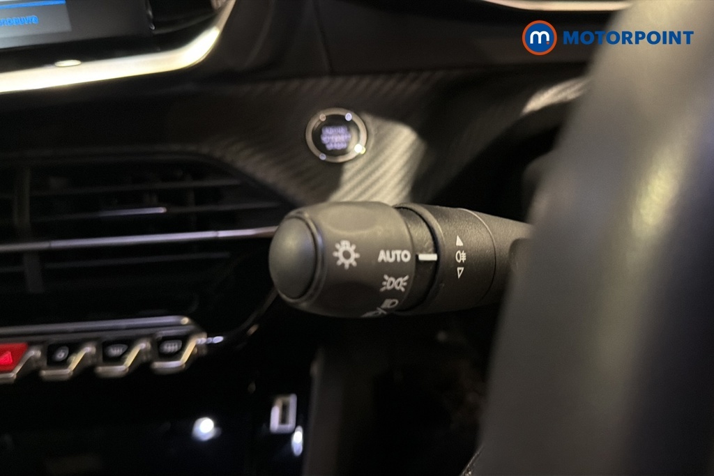 Peugeot 2008 Active Blue #17
