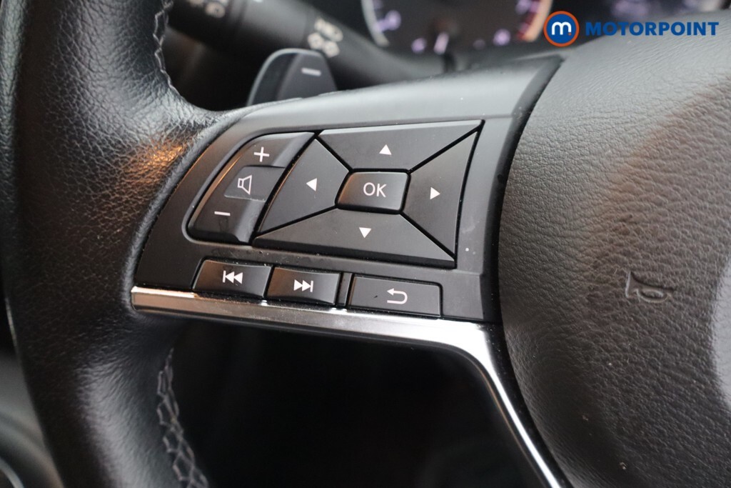 Nissan Juke Hatchback Black #14