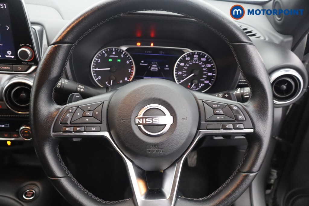 Nissan Juke Hatchback Black #13