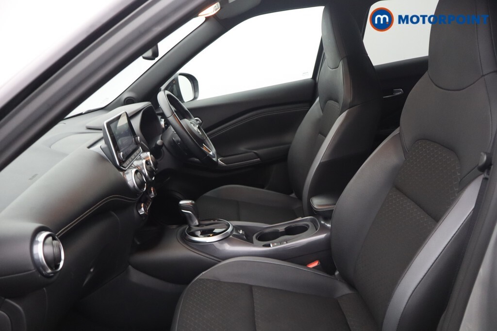 Nissan Juke Hatchback Black #18