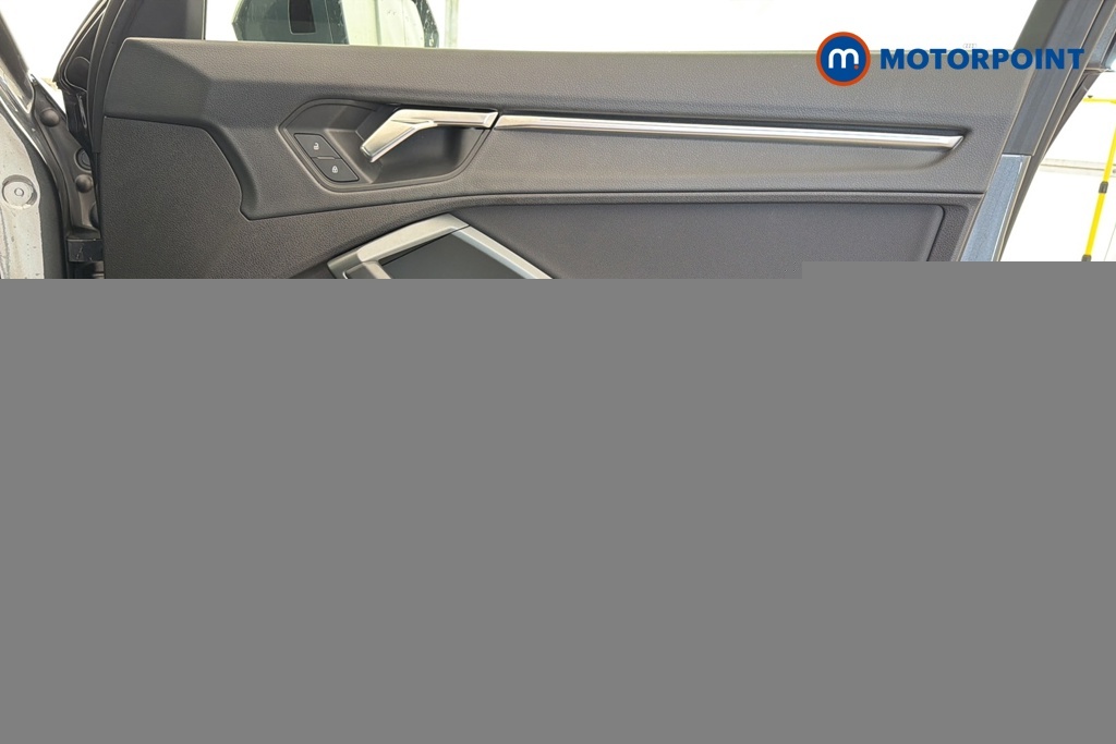 Audi Q3 1.5L Black Edition Black #20