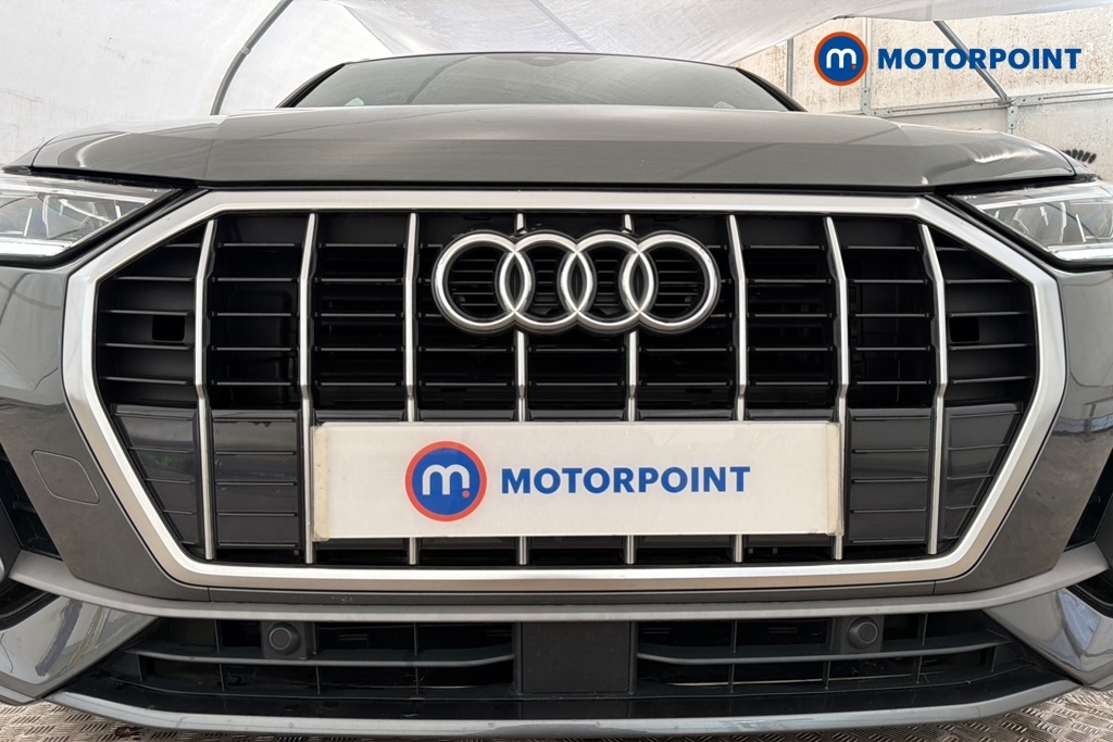 Audi Q3 1.5L Black Edition Black #32