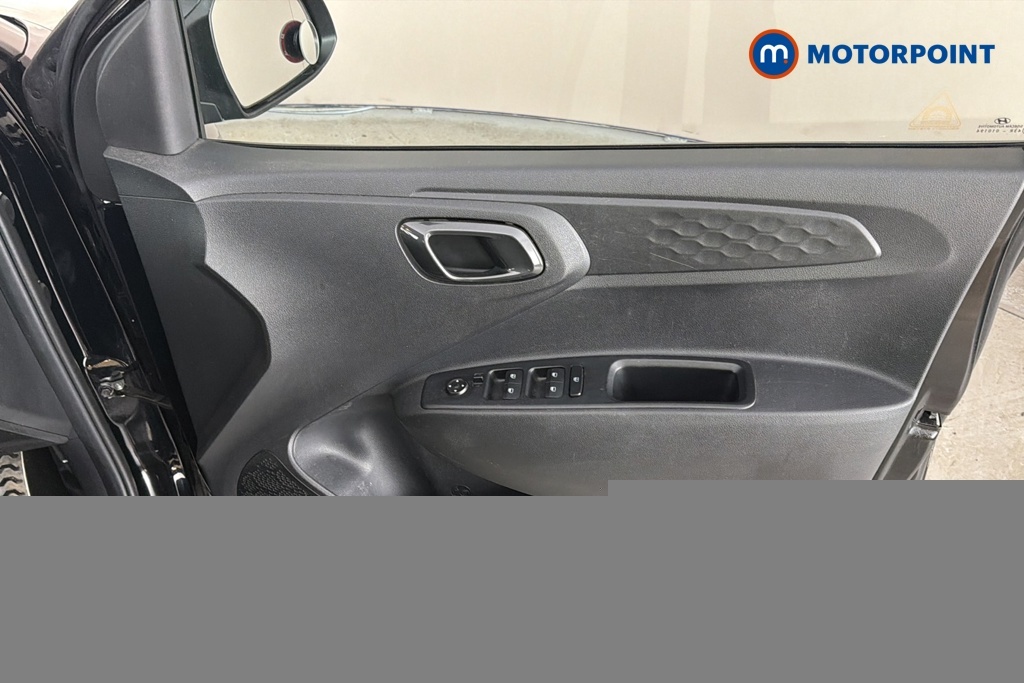 Hyundai I10 Hatchback Green #16