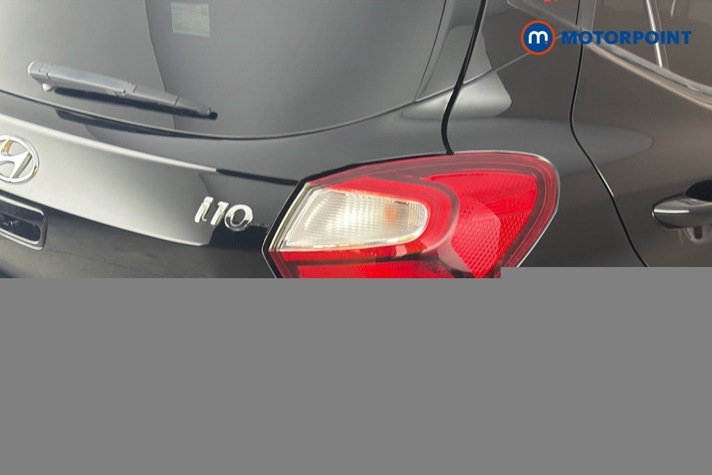 Hyundai I10 Hatchback Green #25