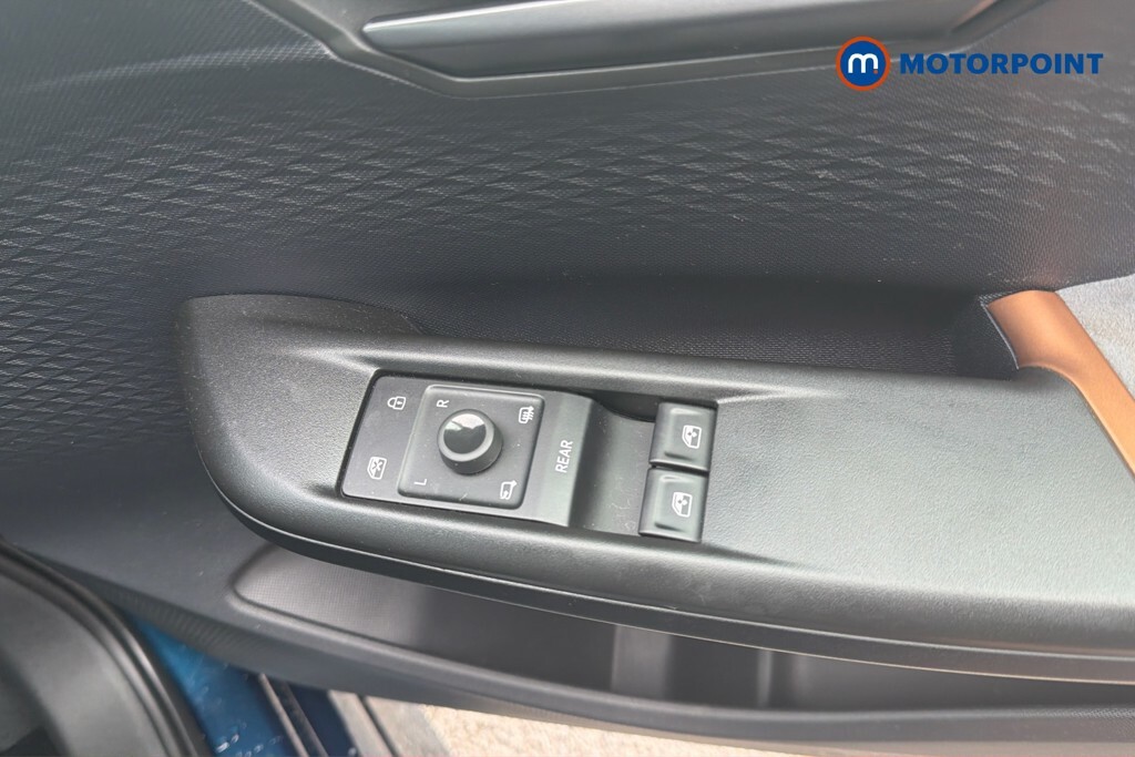 Cupra Born 150Kw V3 58Kwh YL24FFE White #10