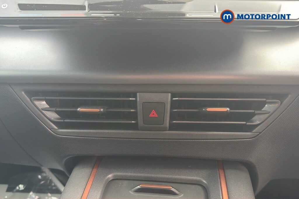 Cupra Born 150Kw V3 58Kwh YL24FFE White #18