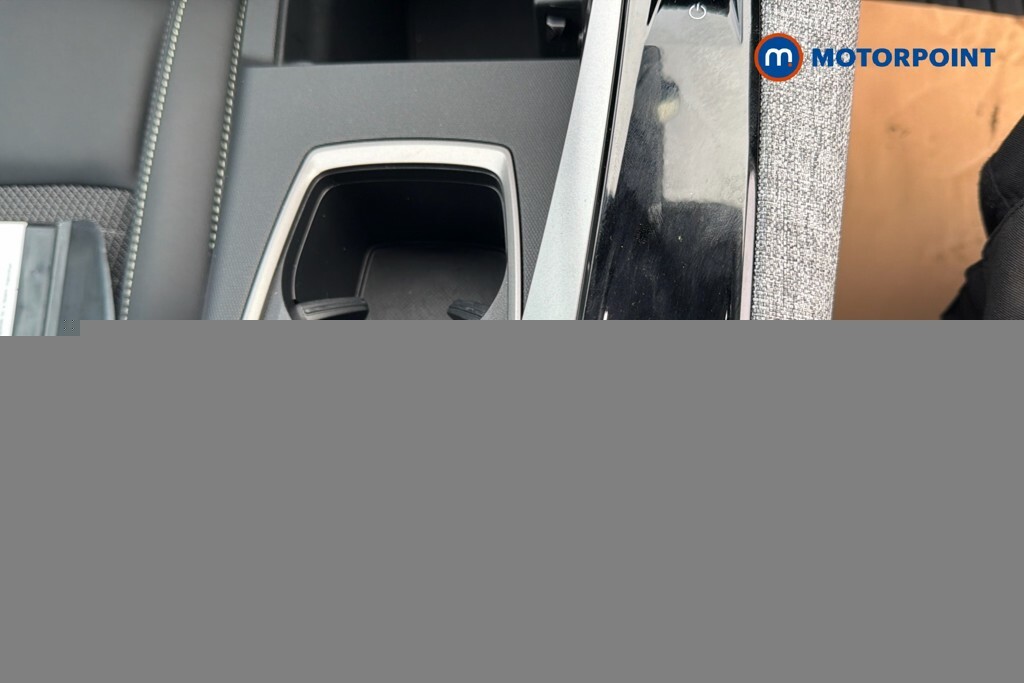 Peugeot 5008 1.2 Hybrid 136 Allure E-dsc6 Grey #24
