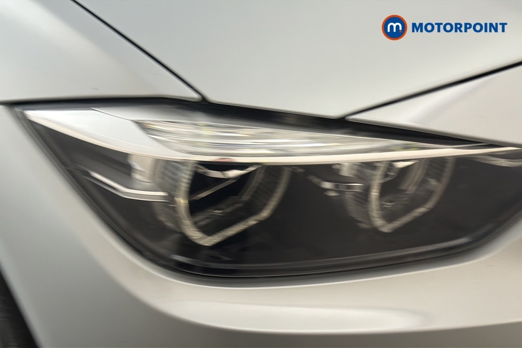 BMW 3 Series Saloon White #33