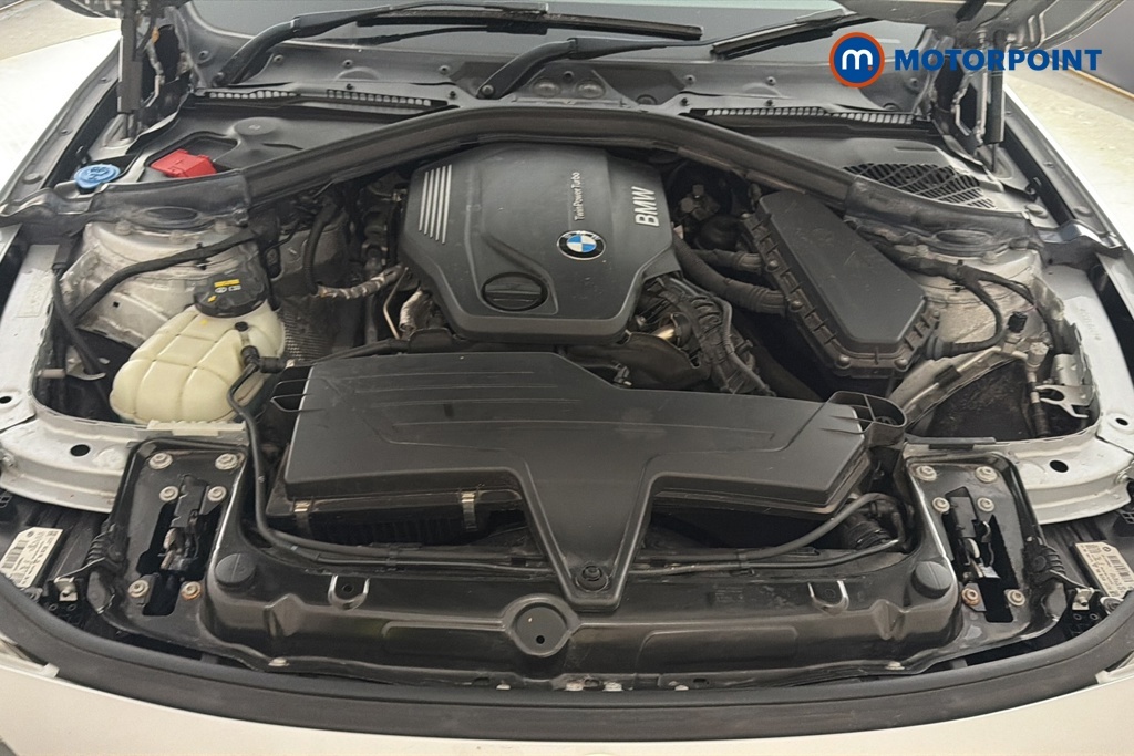 BMW 3 Series Saloon White #38