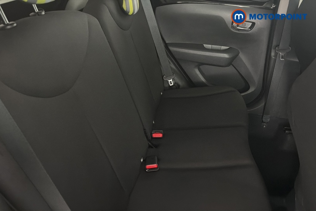 Peugeot 108 108 Active Red #22