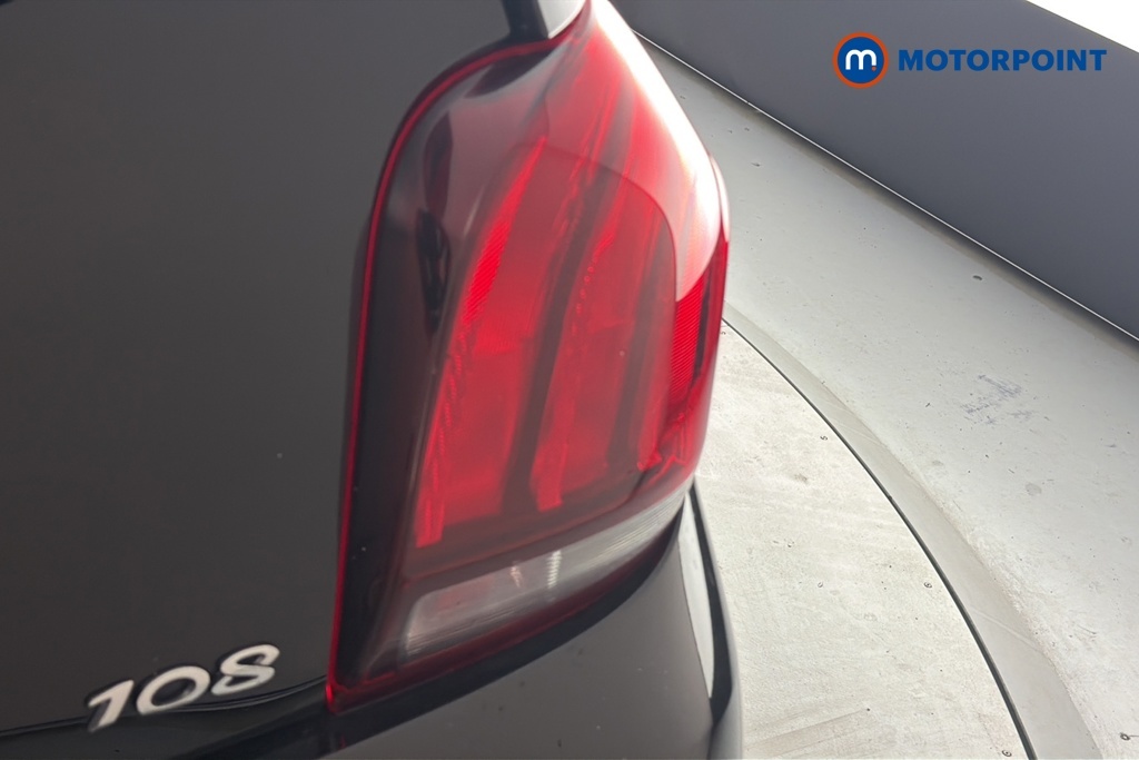 Peugeot 108 108 Active Red #25