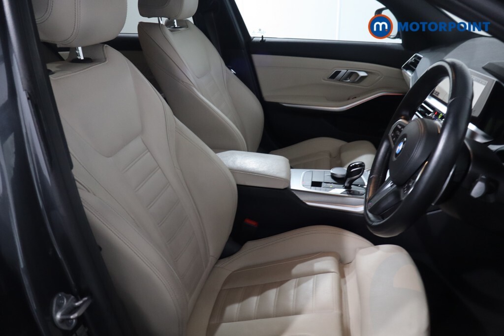 BMW 3 Series Saloon Blue #31