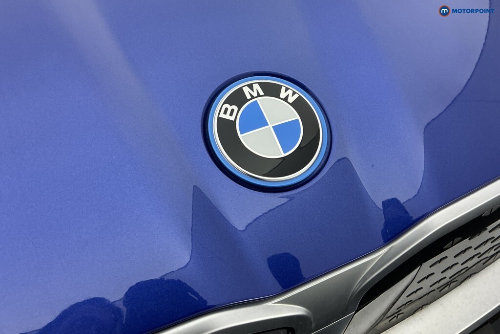 BMW iX2 66.5Kwh M Sport Red #32
