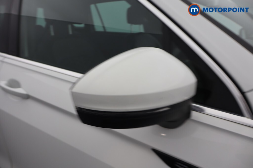 Volkswagen Tiguan Active White #20