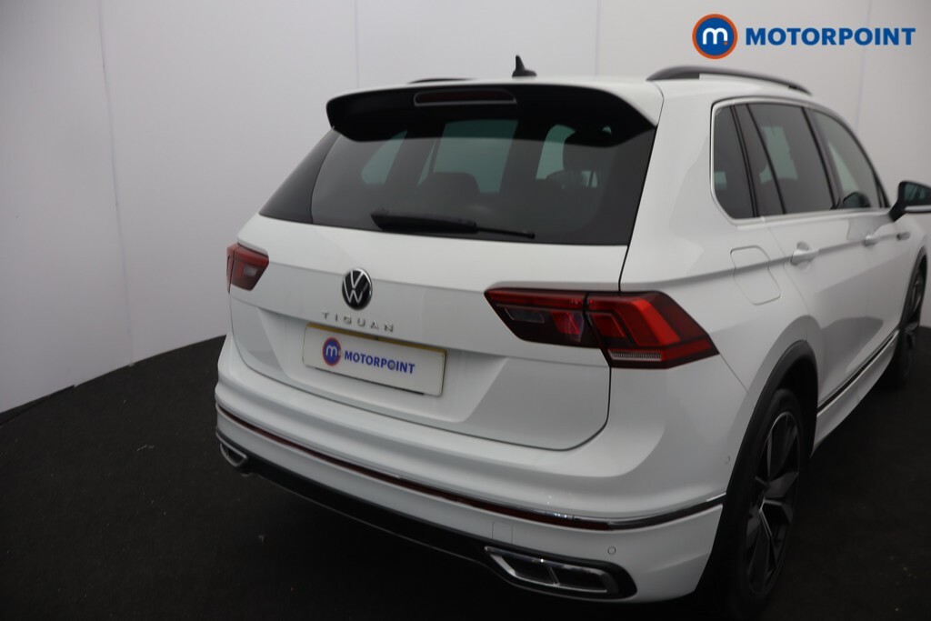 Volkswagen Tiguan Active White #6