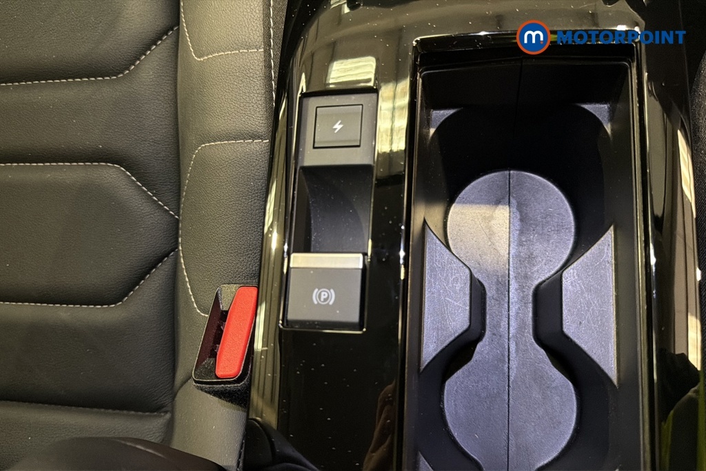 Citroen e-C4 50Kwh Shine Plus Fastback 7.4Kw Charger #19