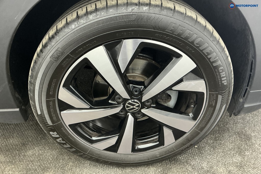 Volkswagen Taigo Match Grey #40