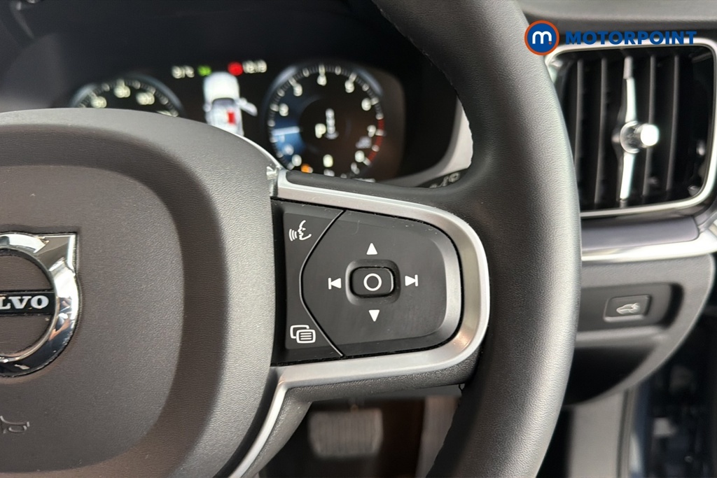 Volvo V60 R-design, B3 Mild Hybrid Black #11