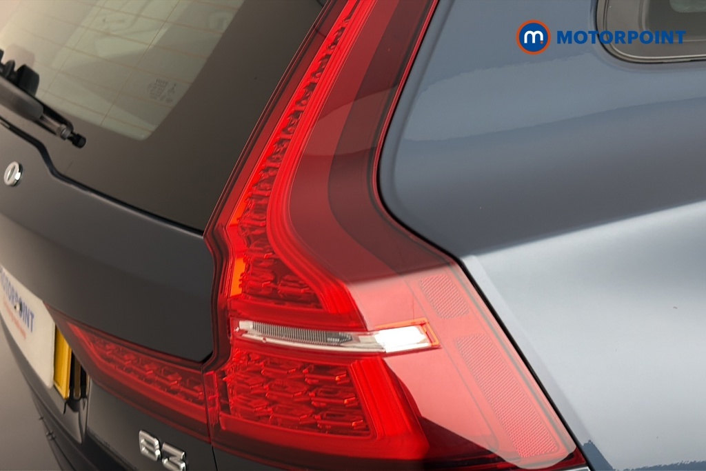 Volvo V60 R-design, B3 Mild Hybrid Black #27