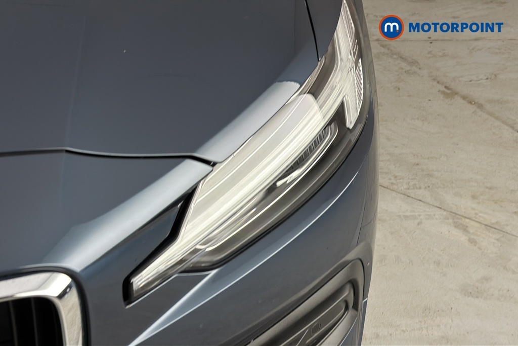 Volvo V60 R-design, B3 Mild Hybrid Black #32