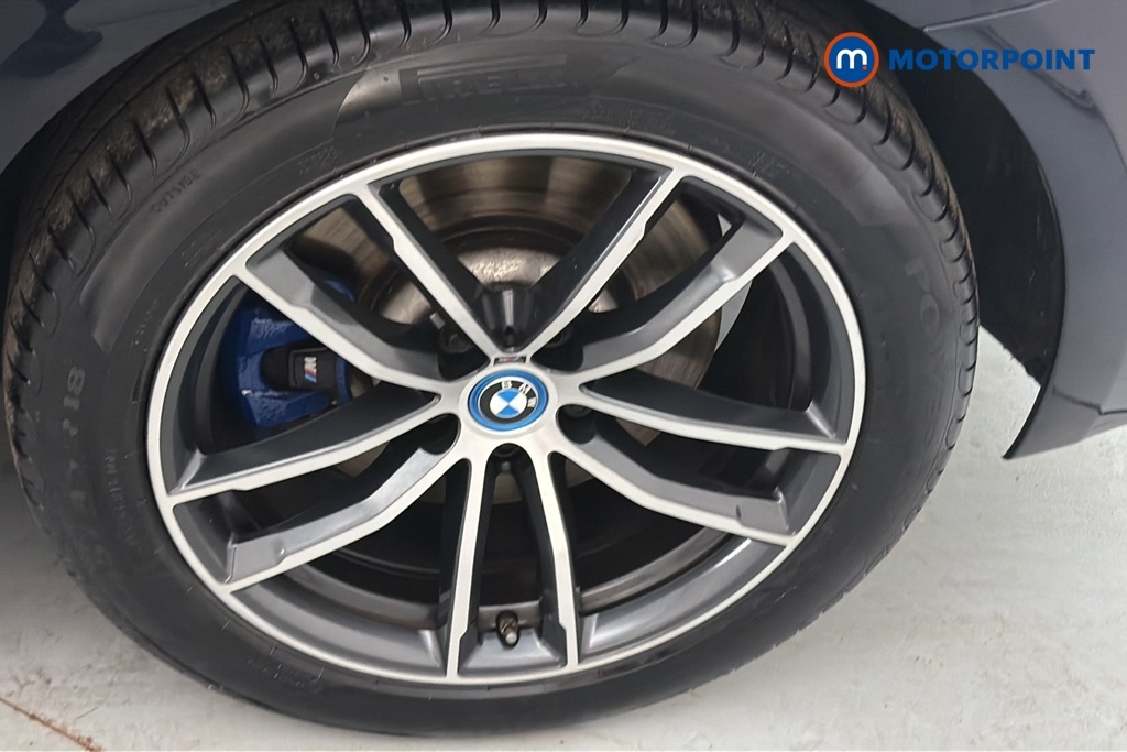 BMW 5 Series M550i Xdrive Black #42