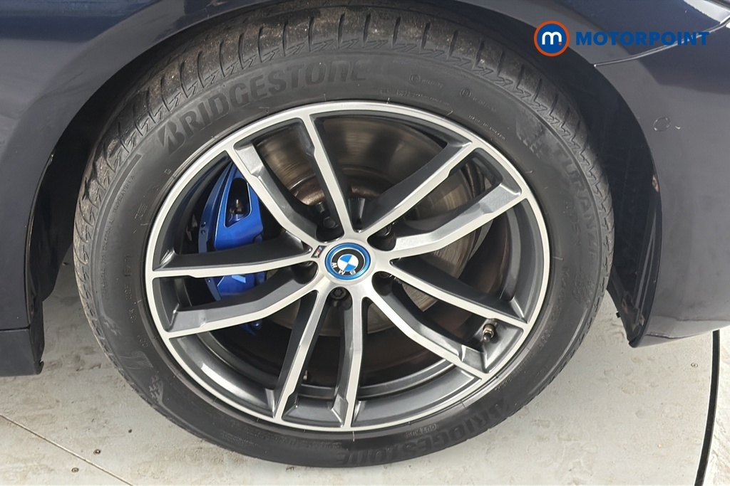 BMW 5 Series M550i Xdrive Black #44